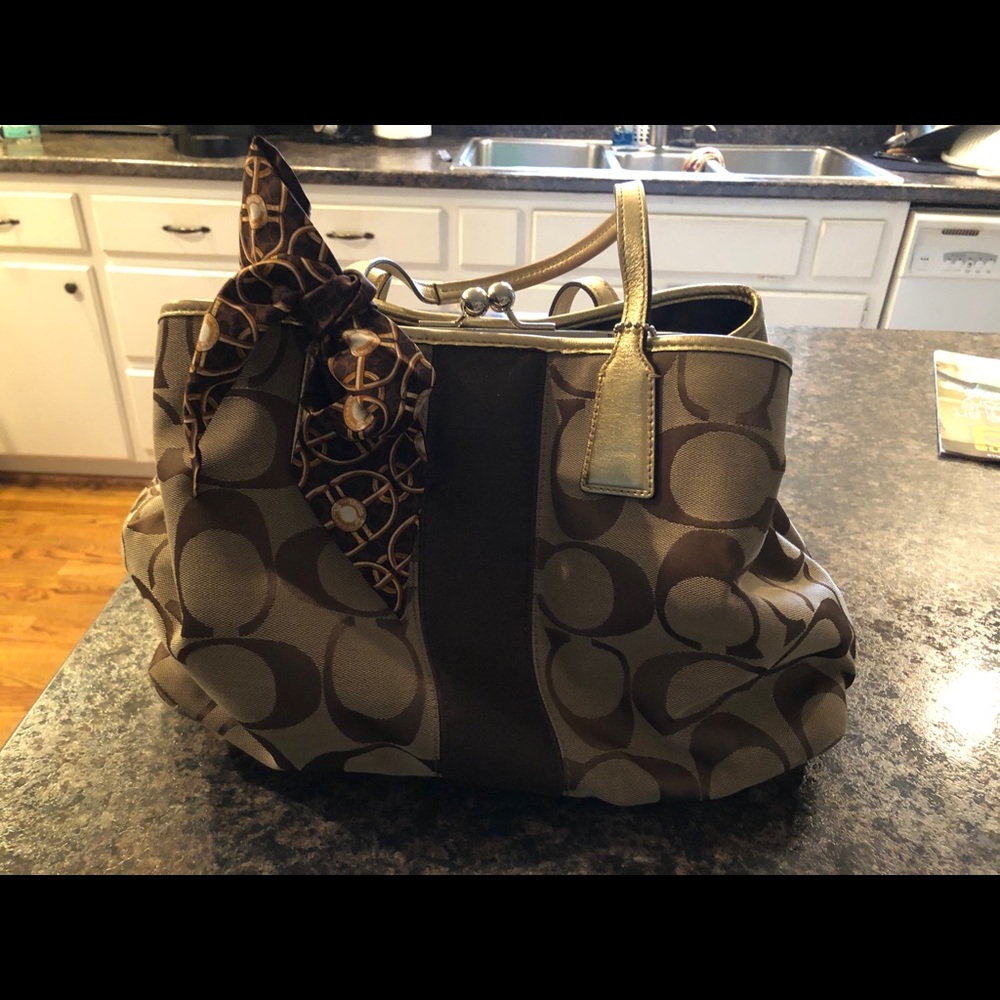 Medium Sized Coach Bag.